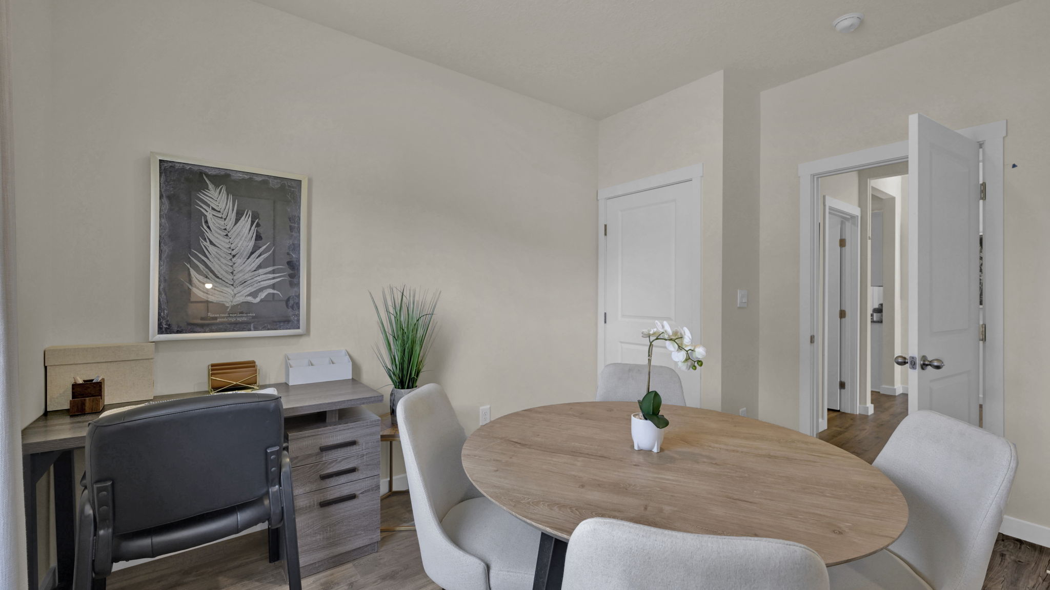 Guest bedroom with closet