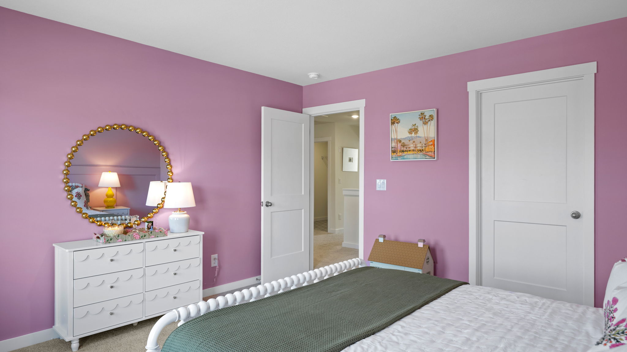 Upstairs guest bedroom with walk in closet