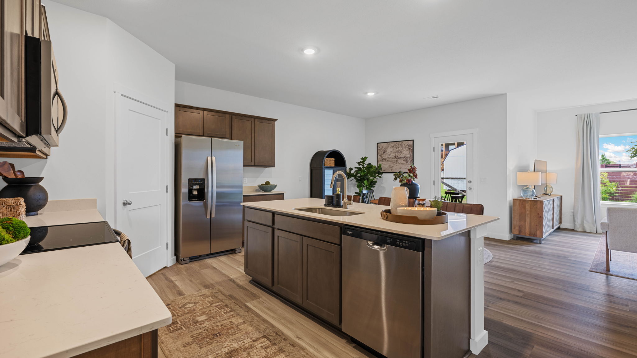 Kitchen with large island