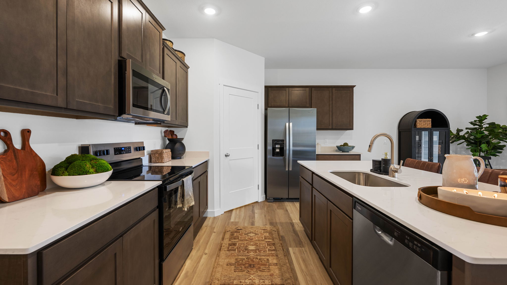 Kitchen with large island