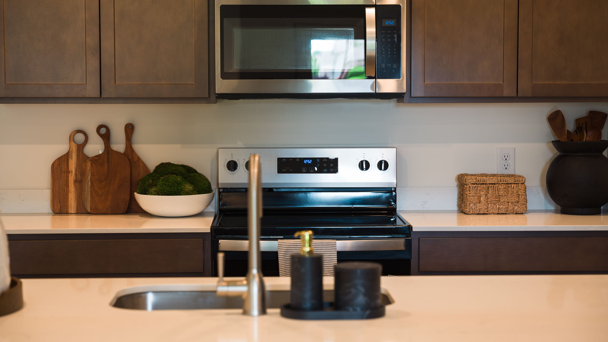Kitchen with large island