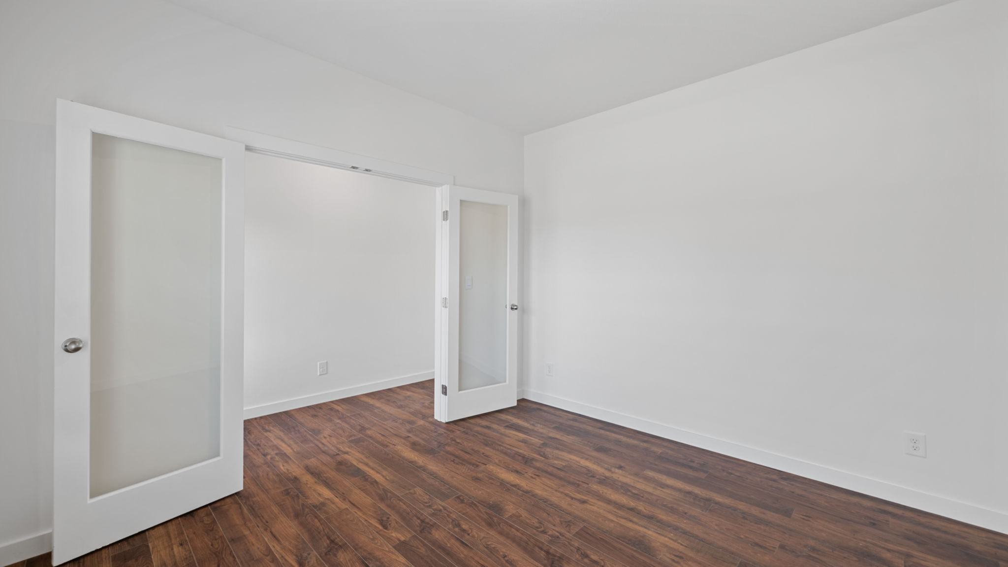 flex room with french doors