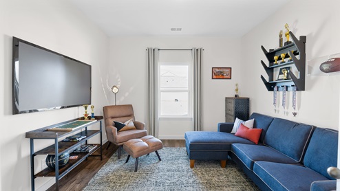 Guest room with single window