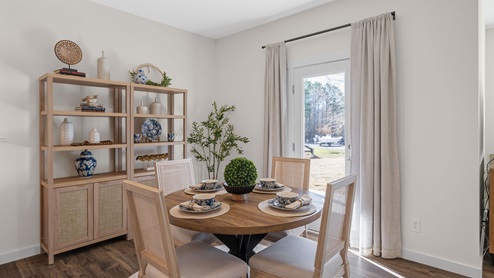 Dining area off kitchen