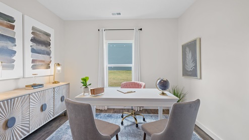Guest bedroom with single window