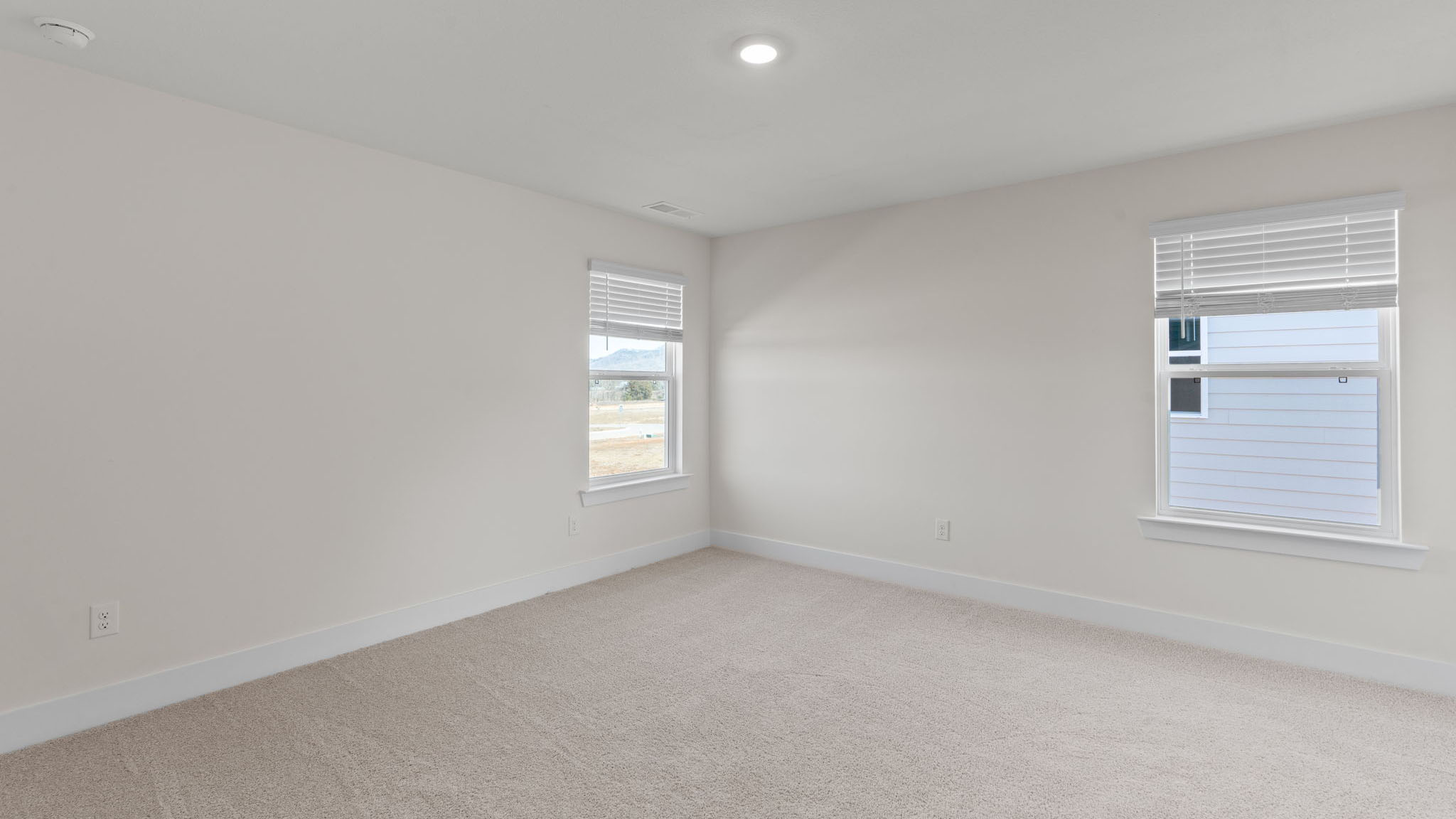 Bedroom with carpet