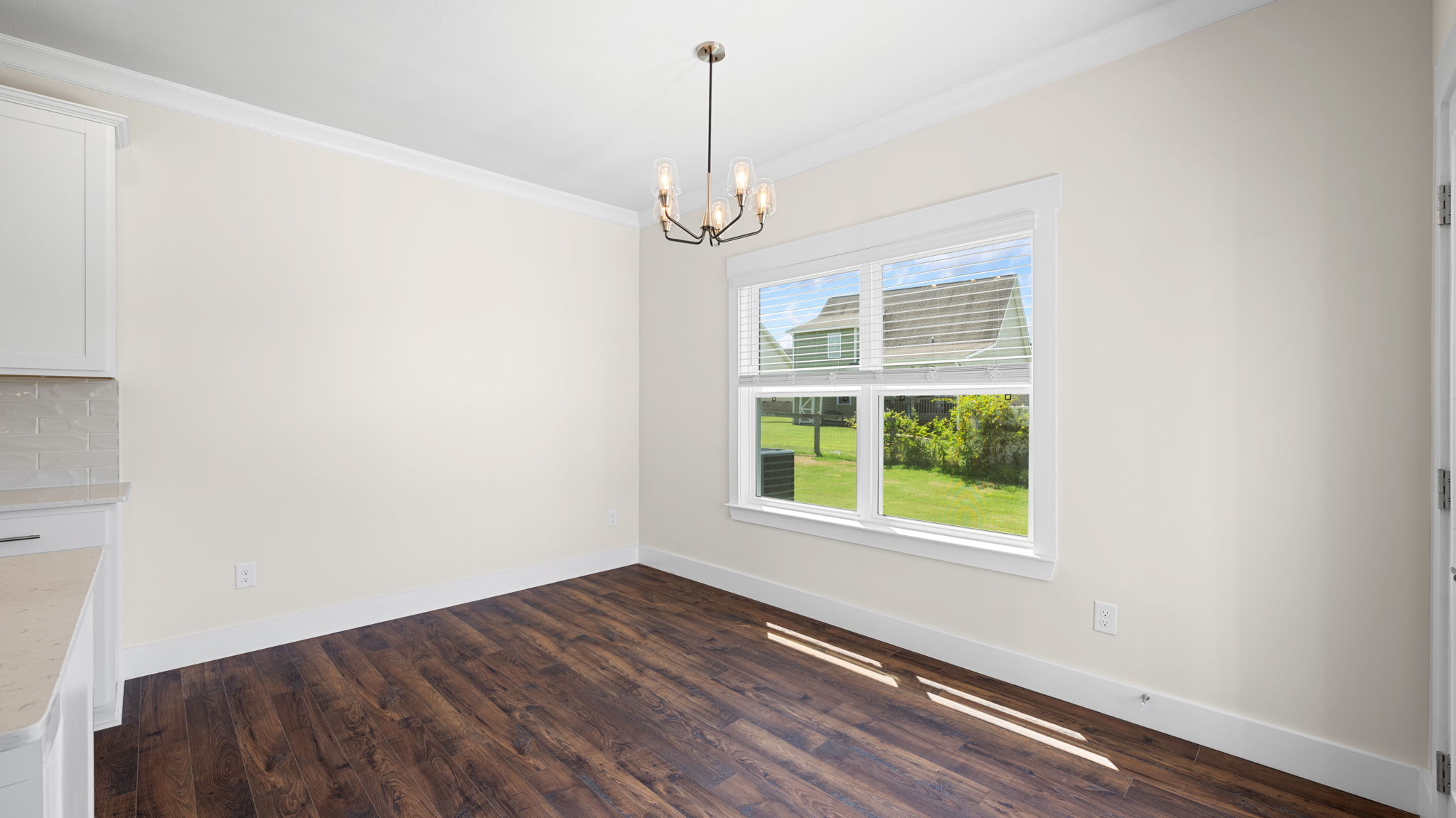 eating area off kitchen