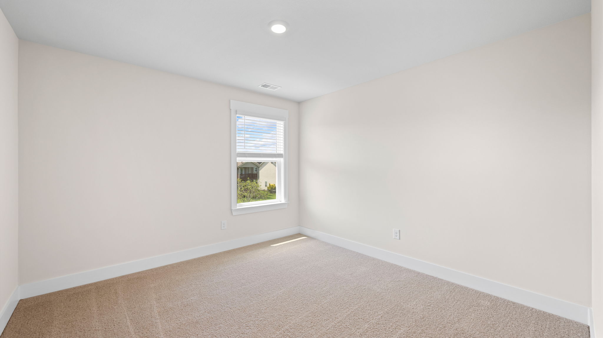 bedroom with celing fan