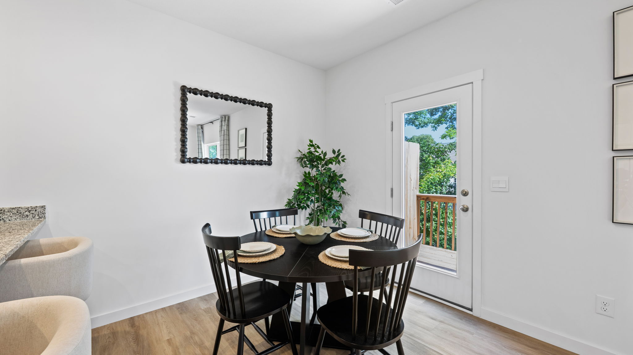 Dining area off kitchen