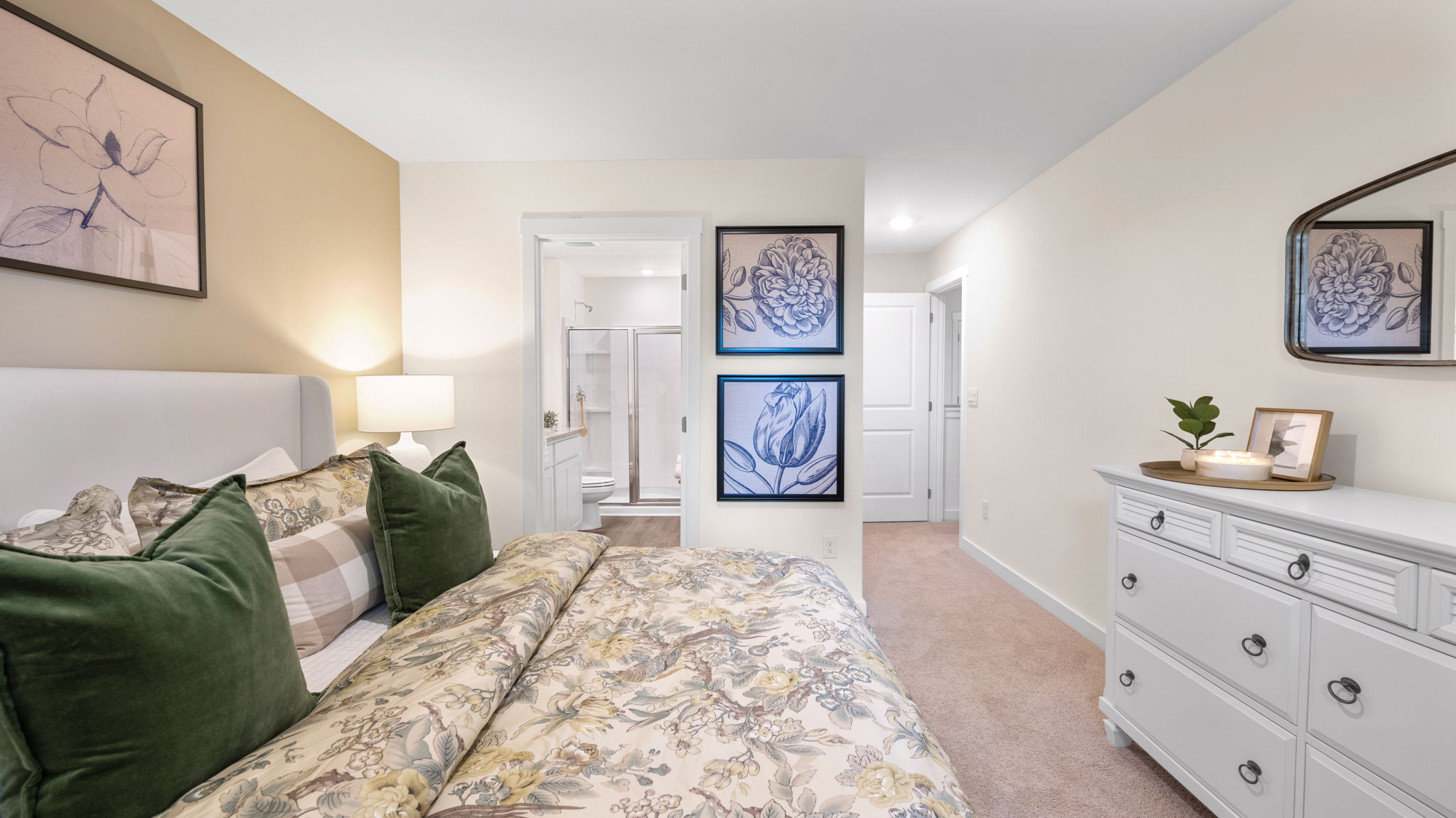 upstairs bedroom with single window