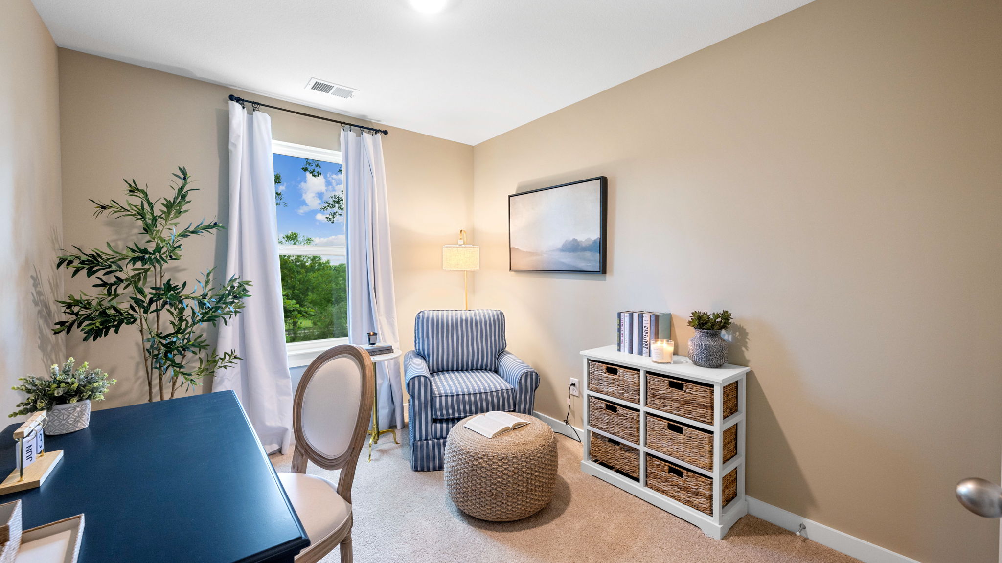 upstairs bedroom with single window