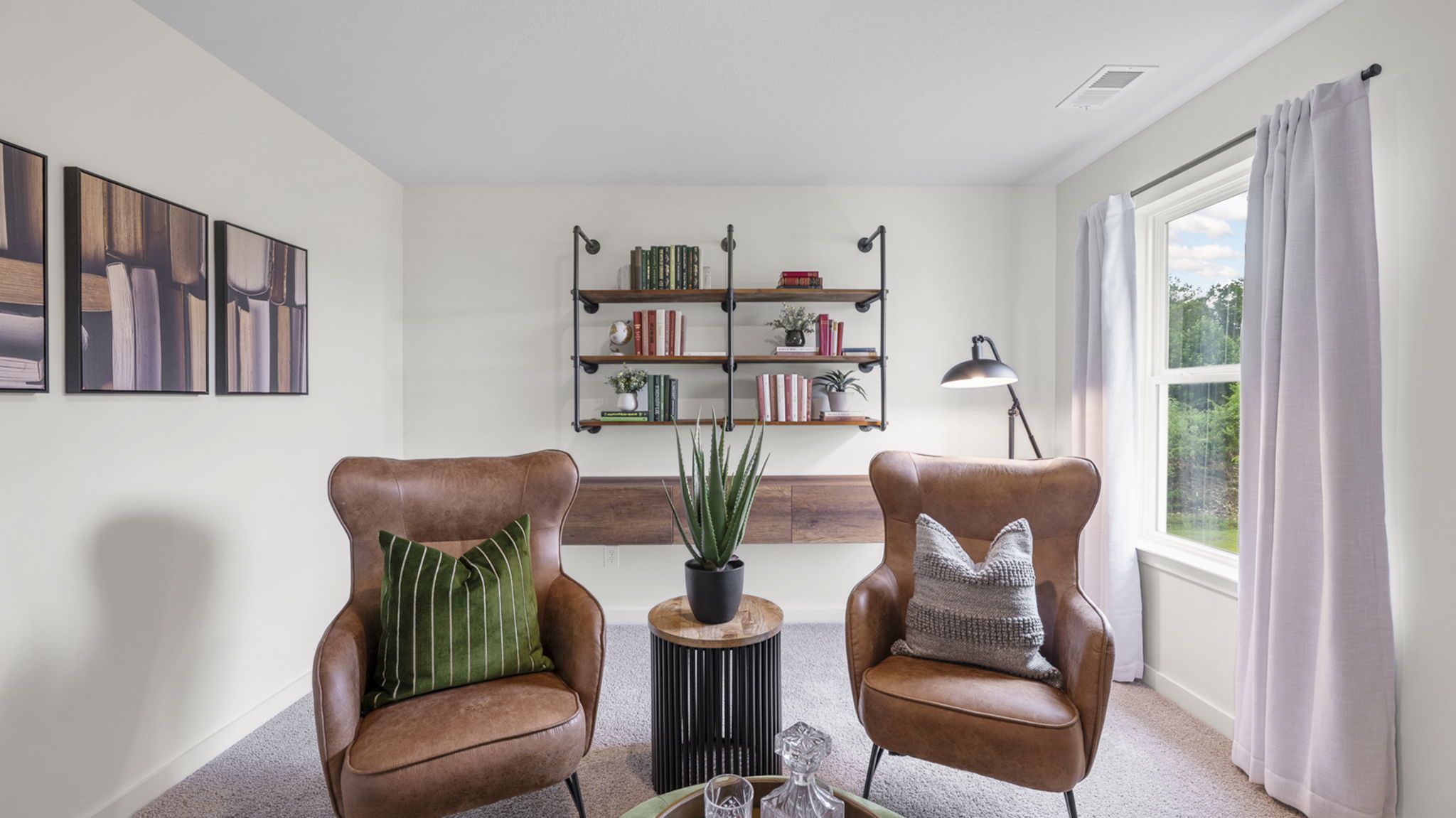 bedroom/ office space with window