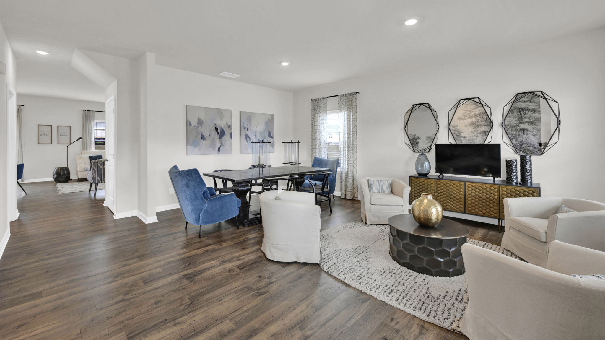 entryway with extra seatinga nd informal dining to the right