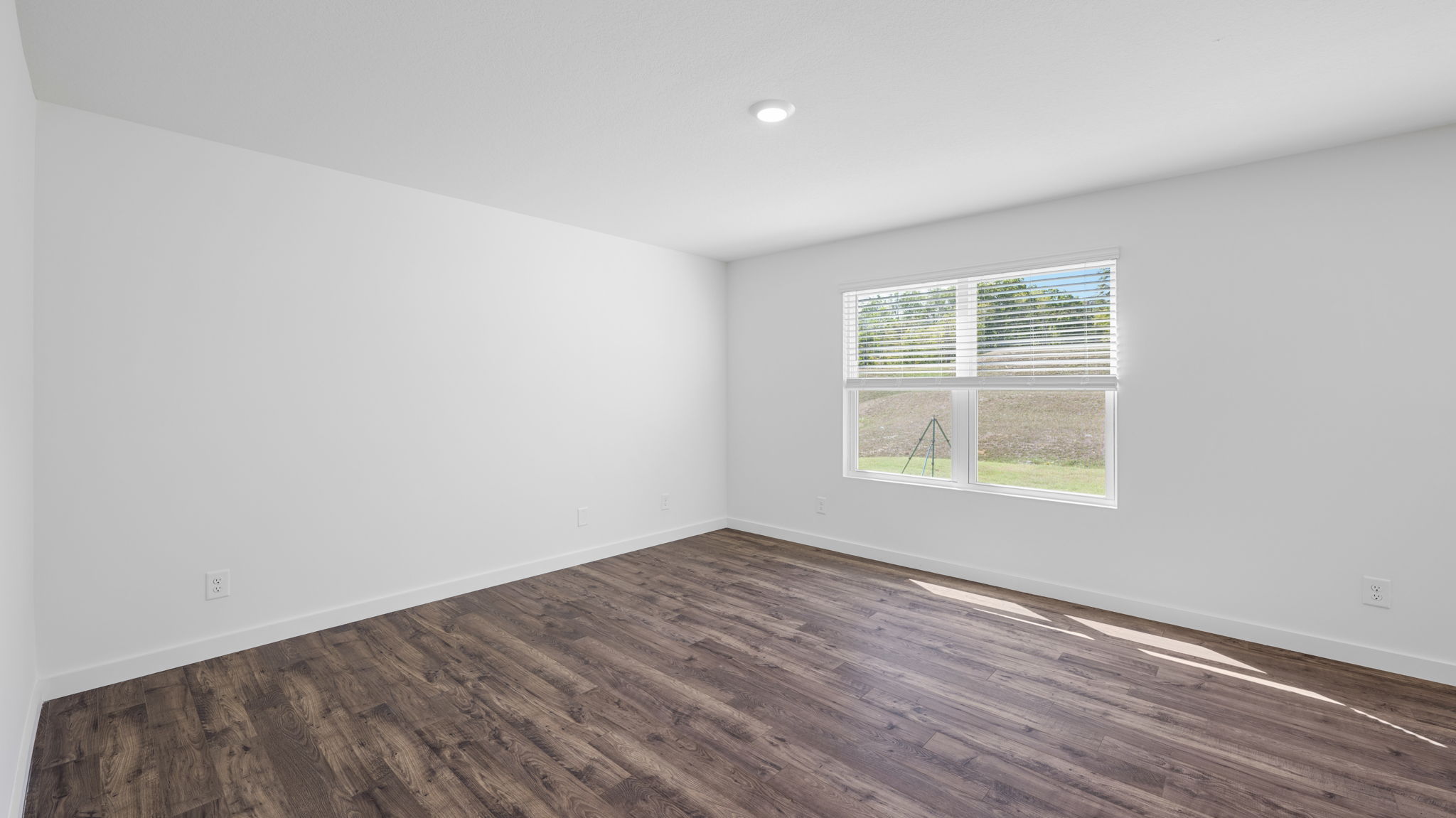 open foorplan living room with double window