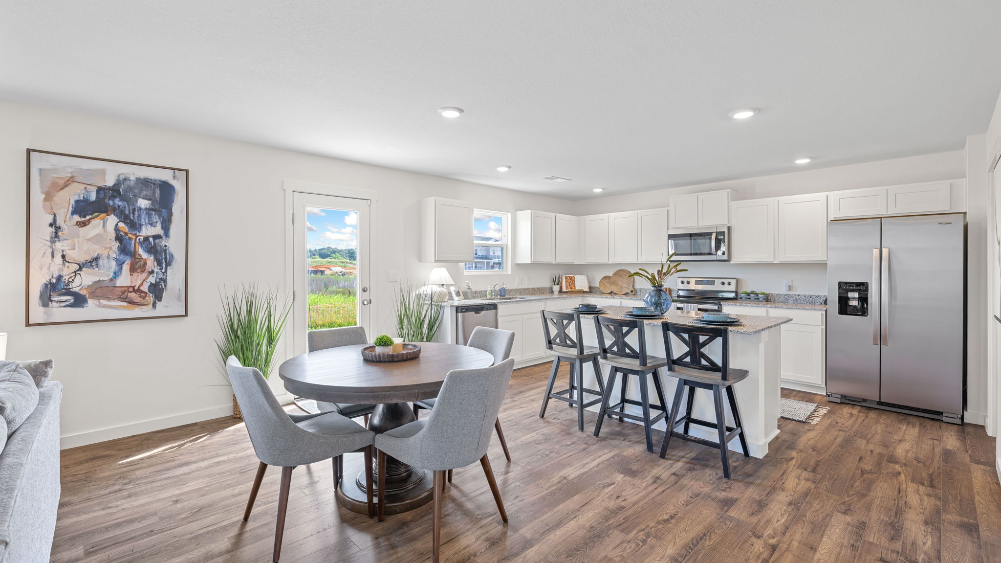 eating area off kitchen