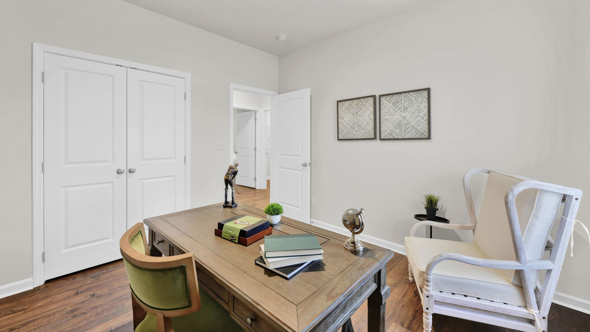 office/ flex room with single window and closet