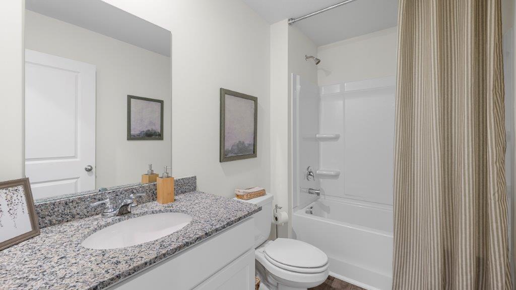 full bathroom with single vanity