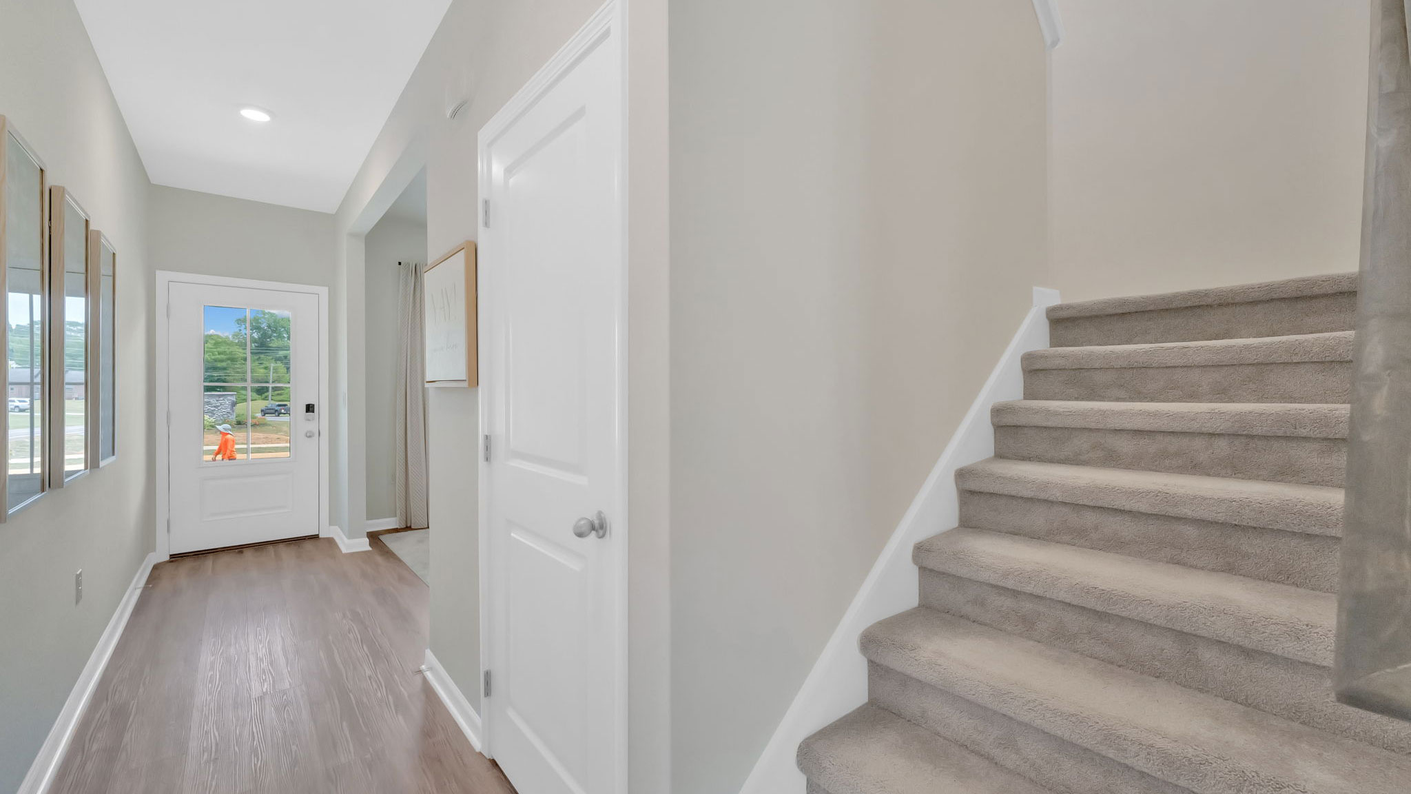Front foyer and entryway space