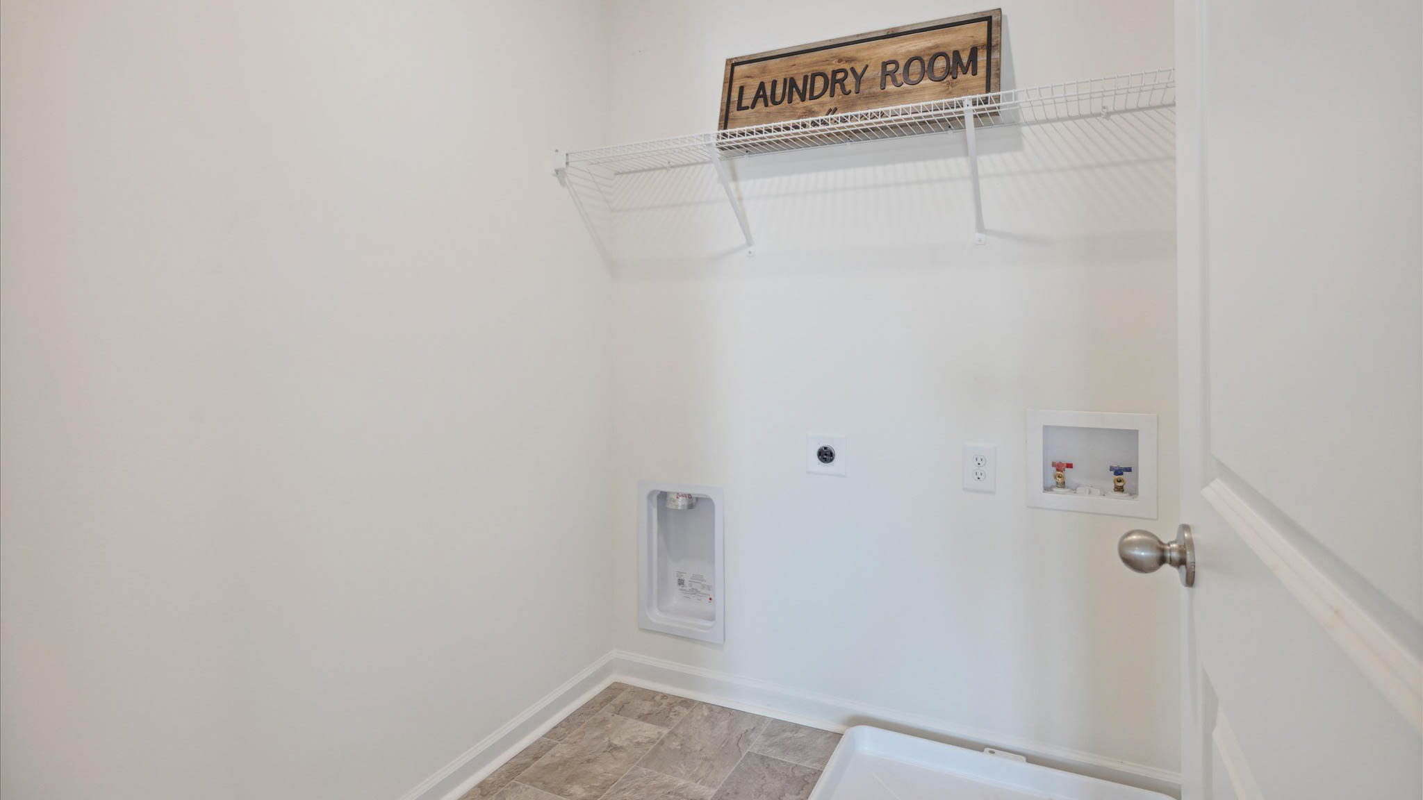 laundry room with washer and dryer connections