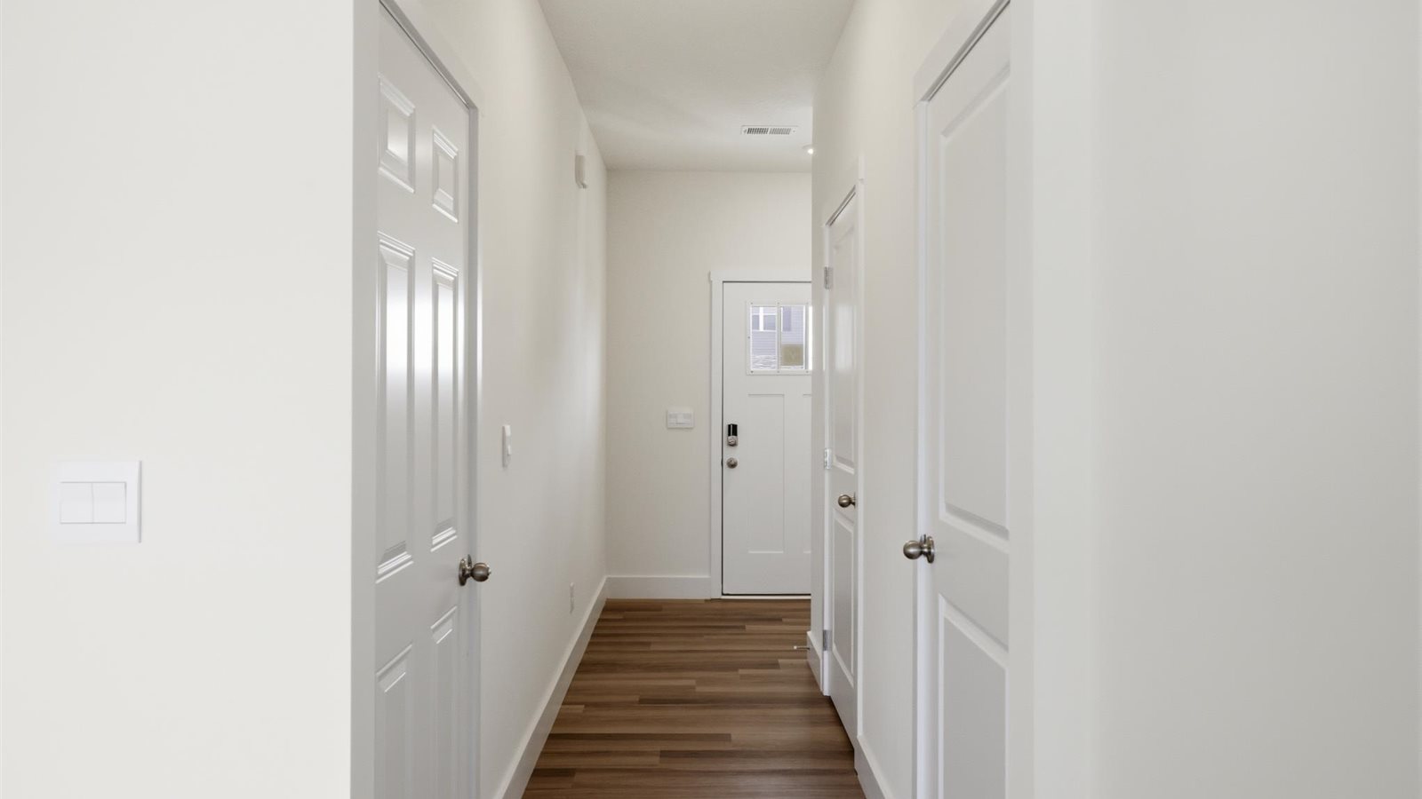 Front foyer and entryway space