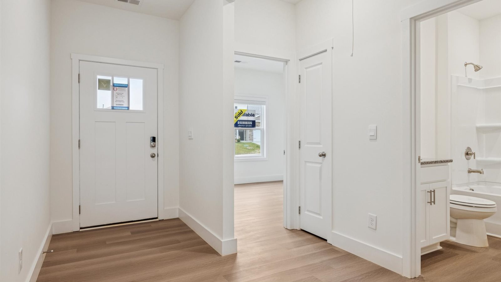 Spacious front foyer and entryway space