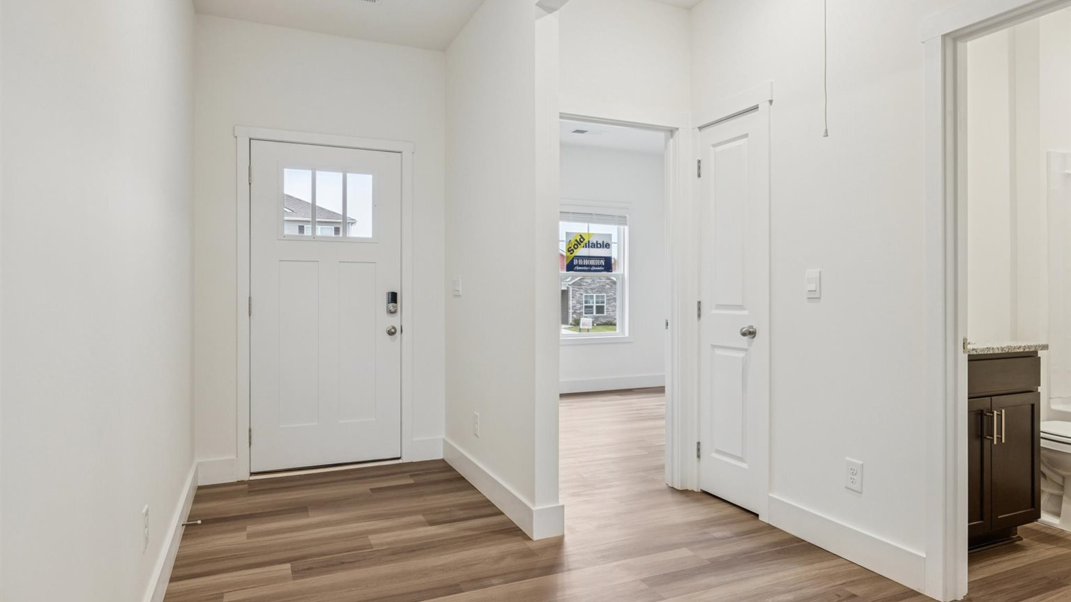 Front foyer and entryway space