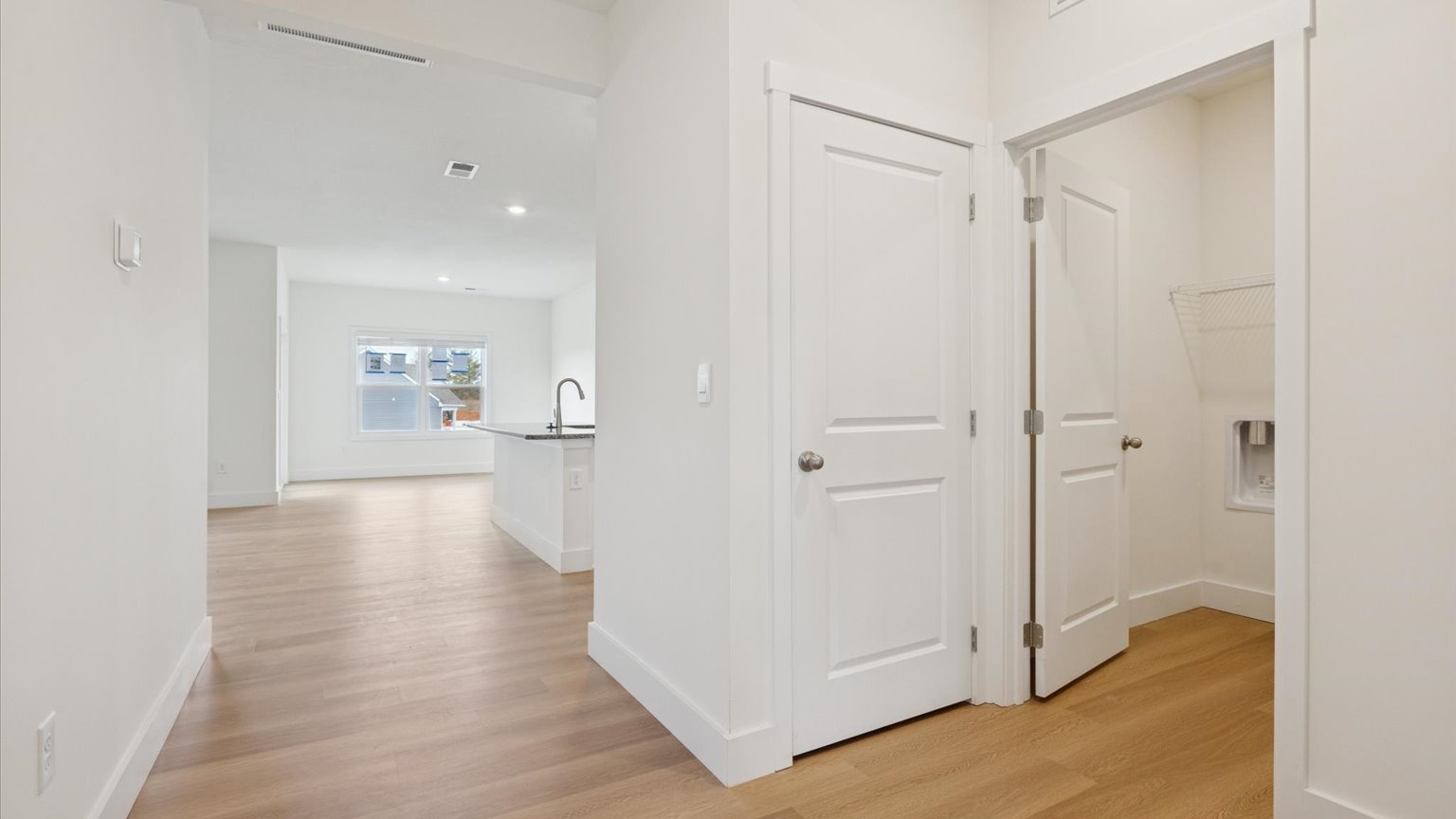 Front foyer and entryway space