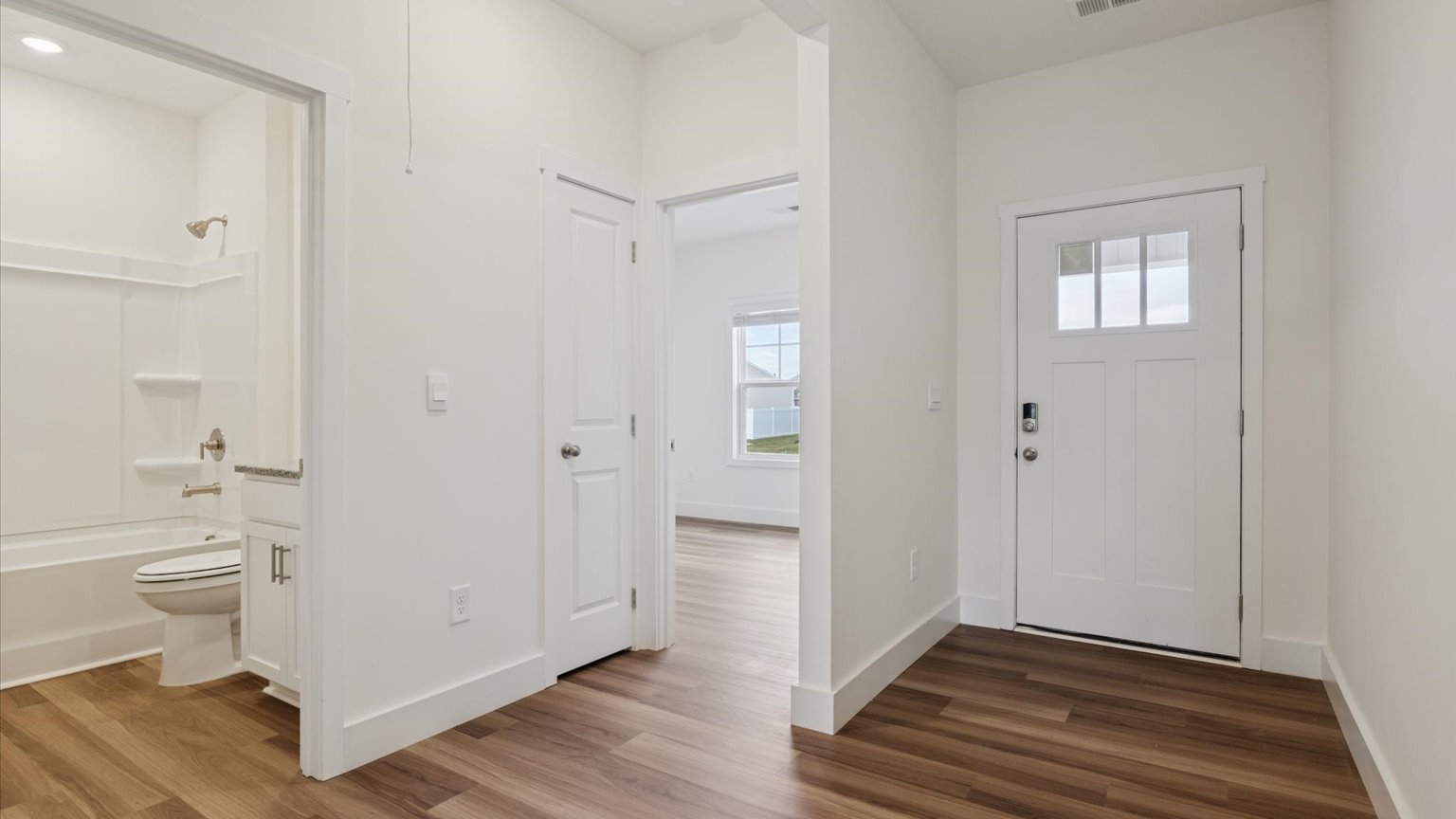 Front foyer and entryway space