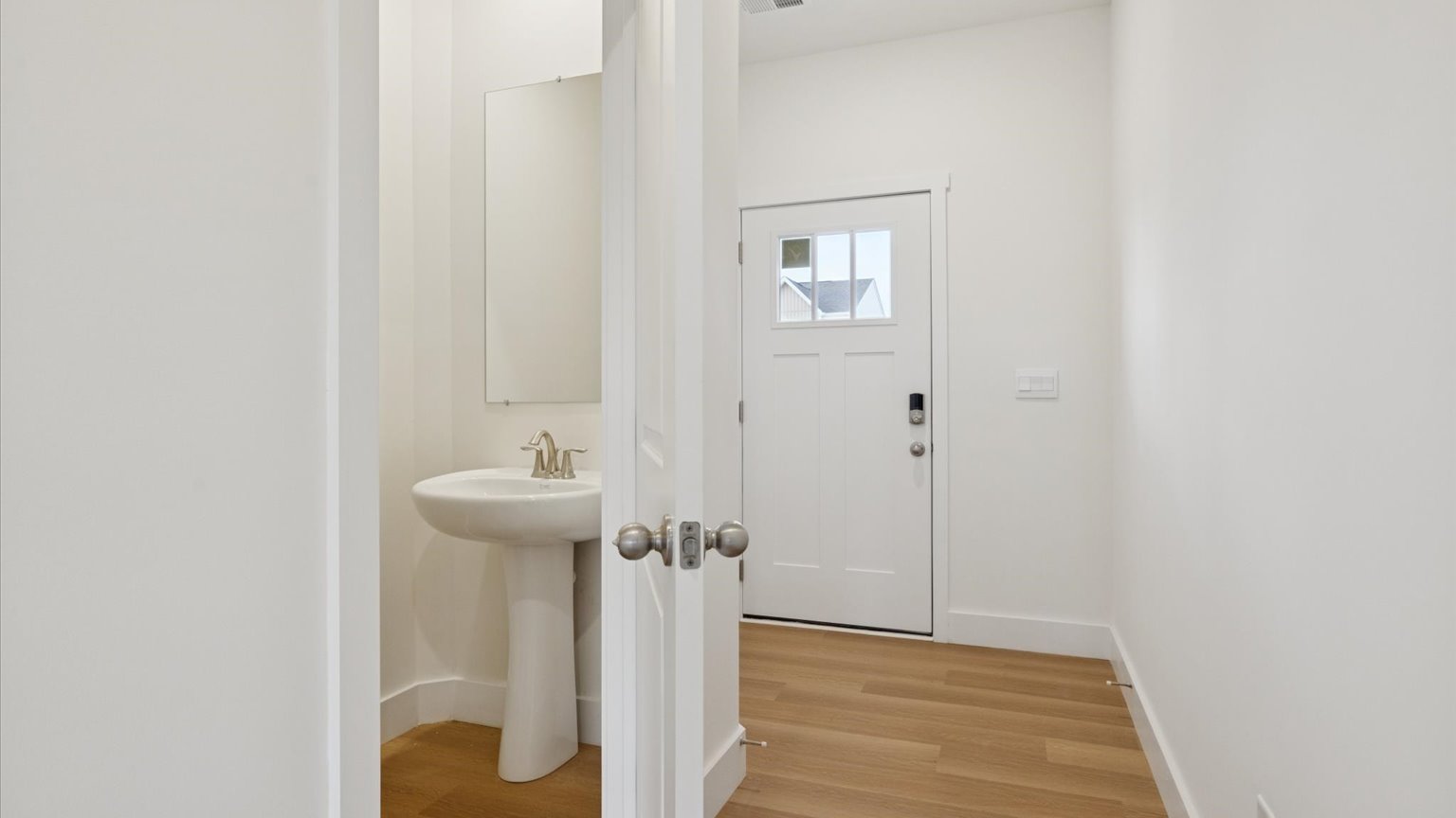 Front foyer and entryway space