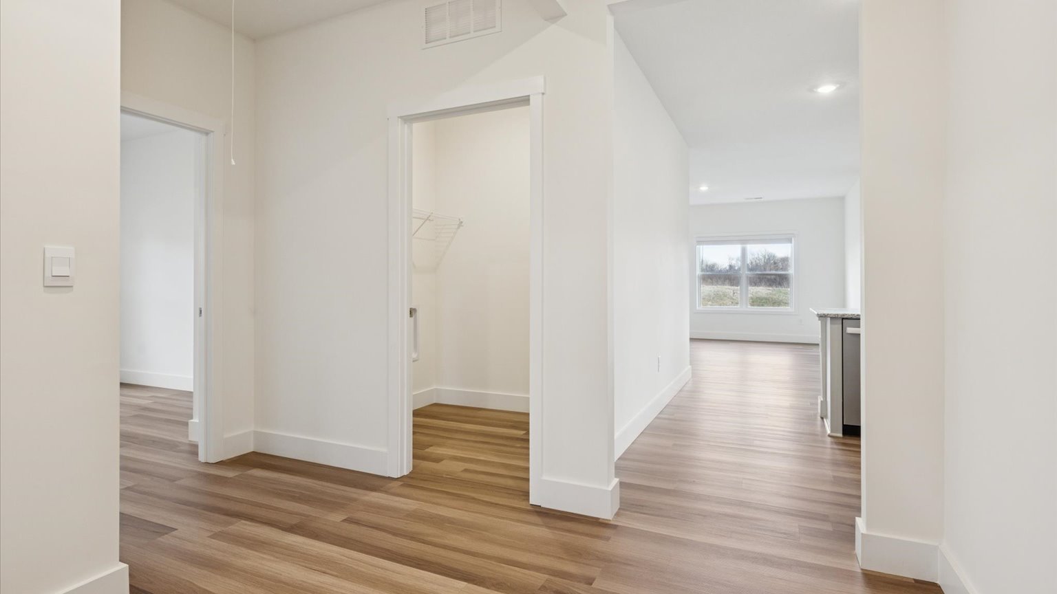 Front foyer and entryway space