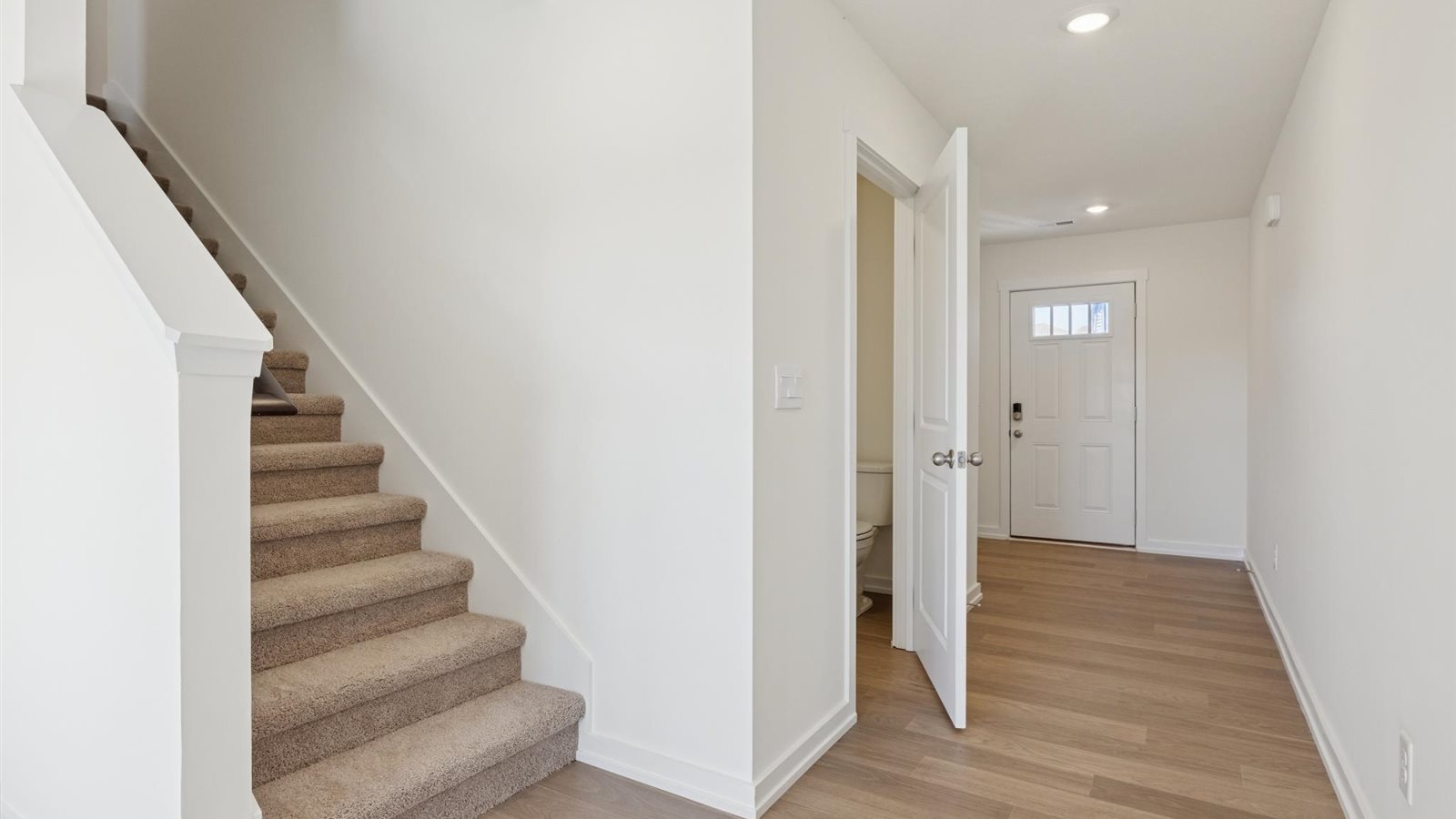 Front foyer and entryway space