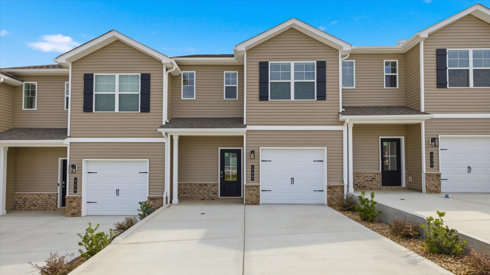 140 Jace Way exterior