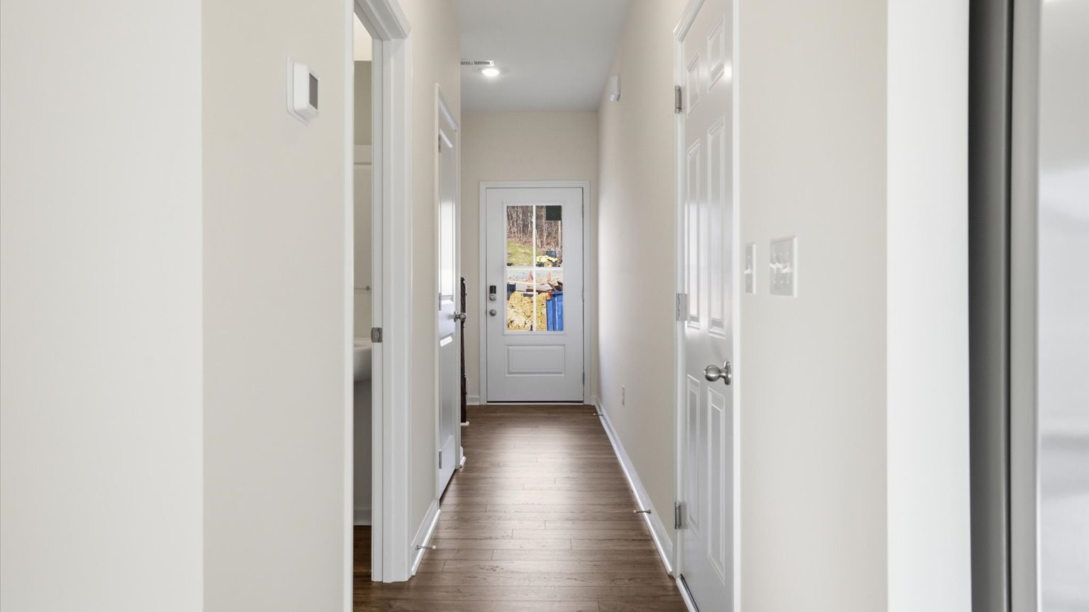 Front foyer and entryway space