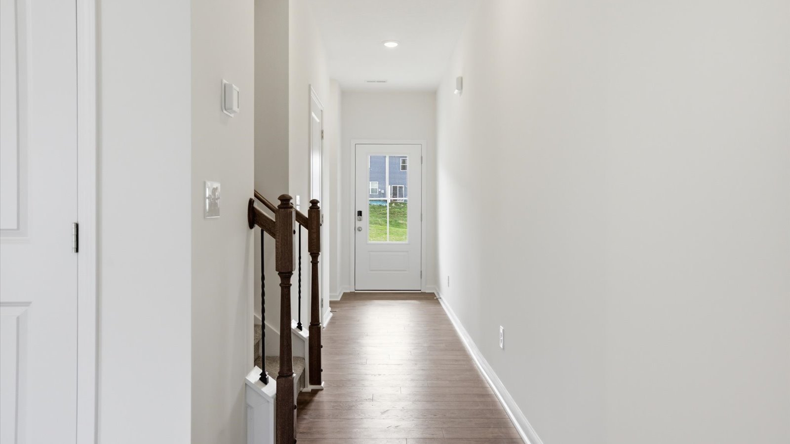 Front foyer and entryway space