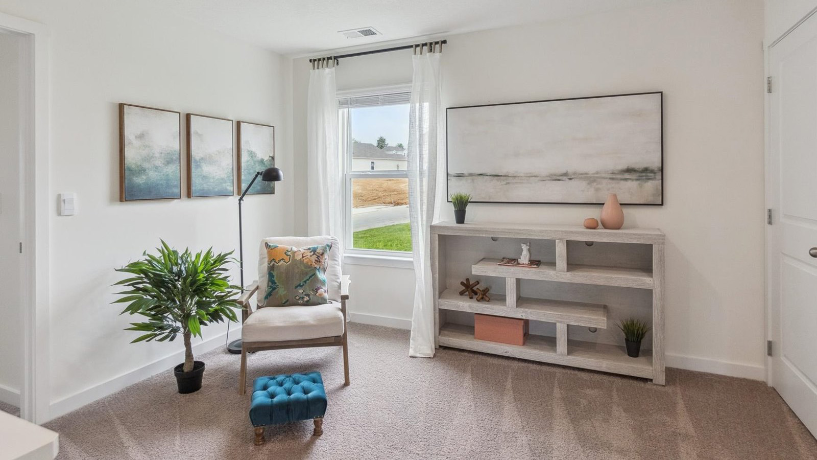 Upstairs landing space perfect for a game room or entertainment spot