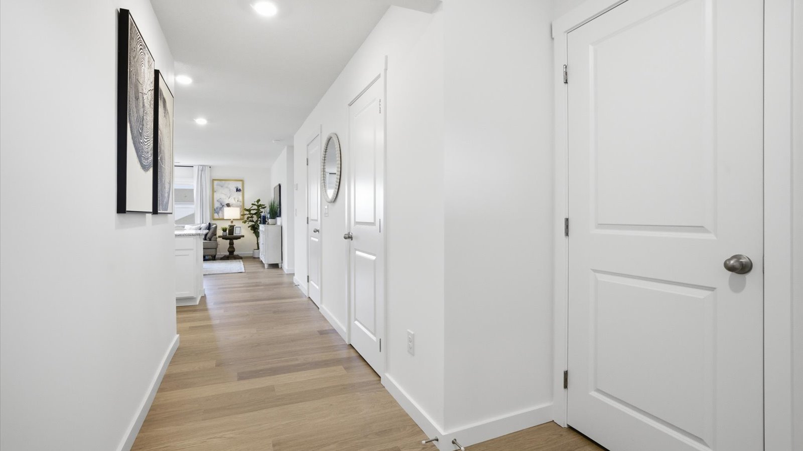 Front foyer and entryway space