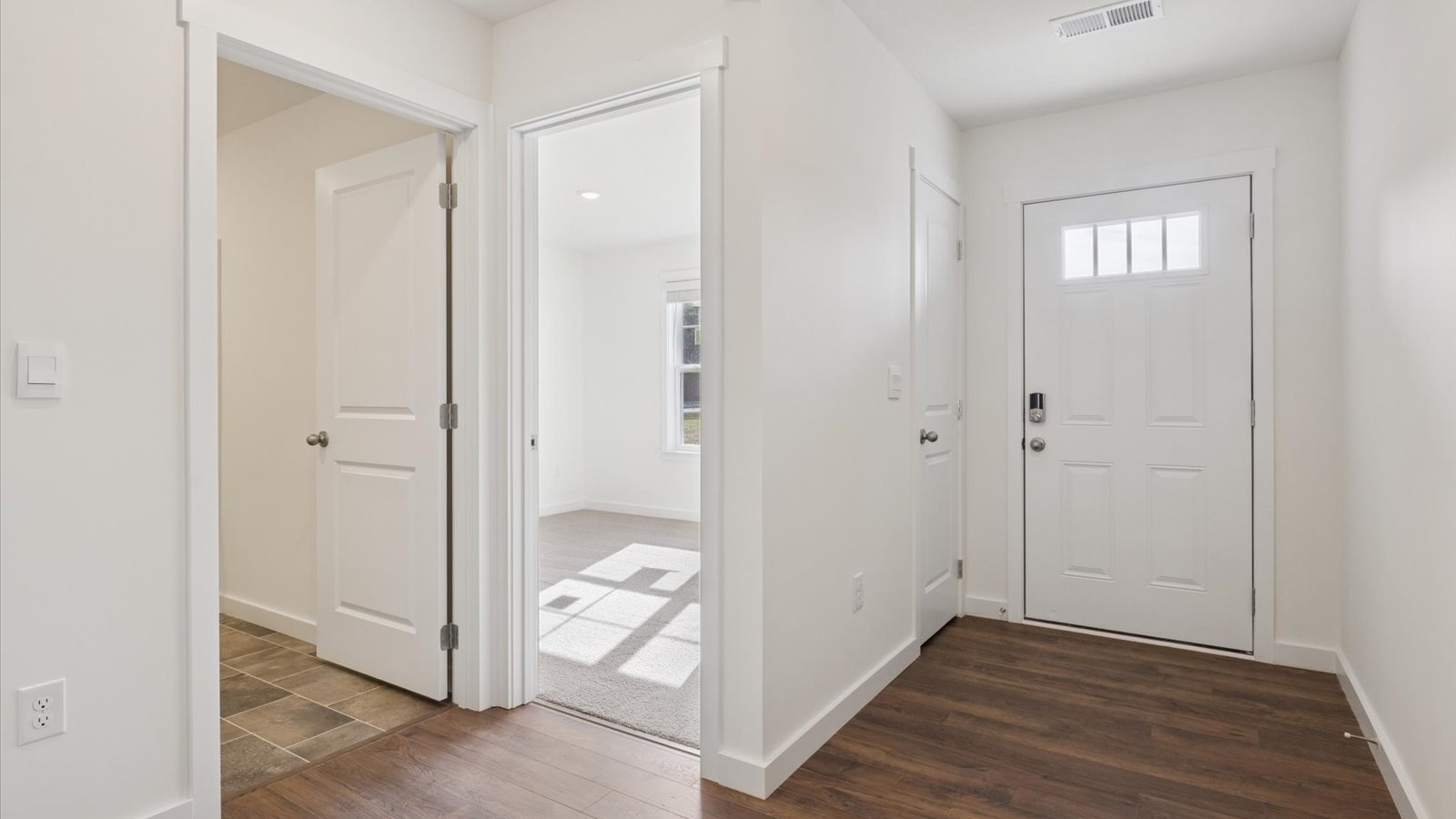 Front foyer and entryway space