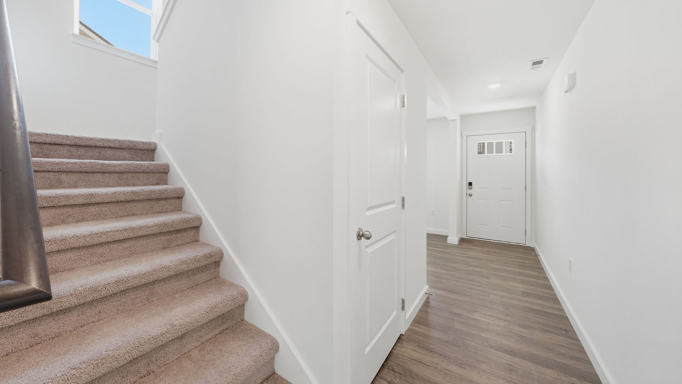 Front foyer and entryway space