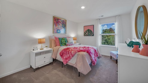 catlett-cove-green-model-bedroom