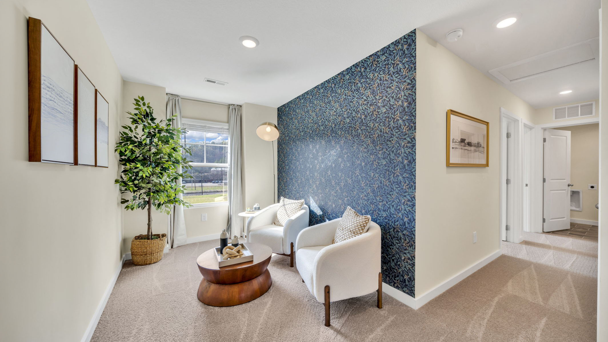 Upstairs landing space perfect for a game room or entertainment spot