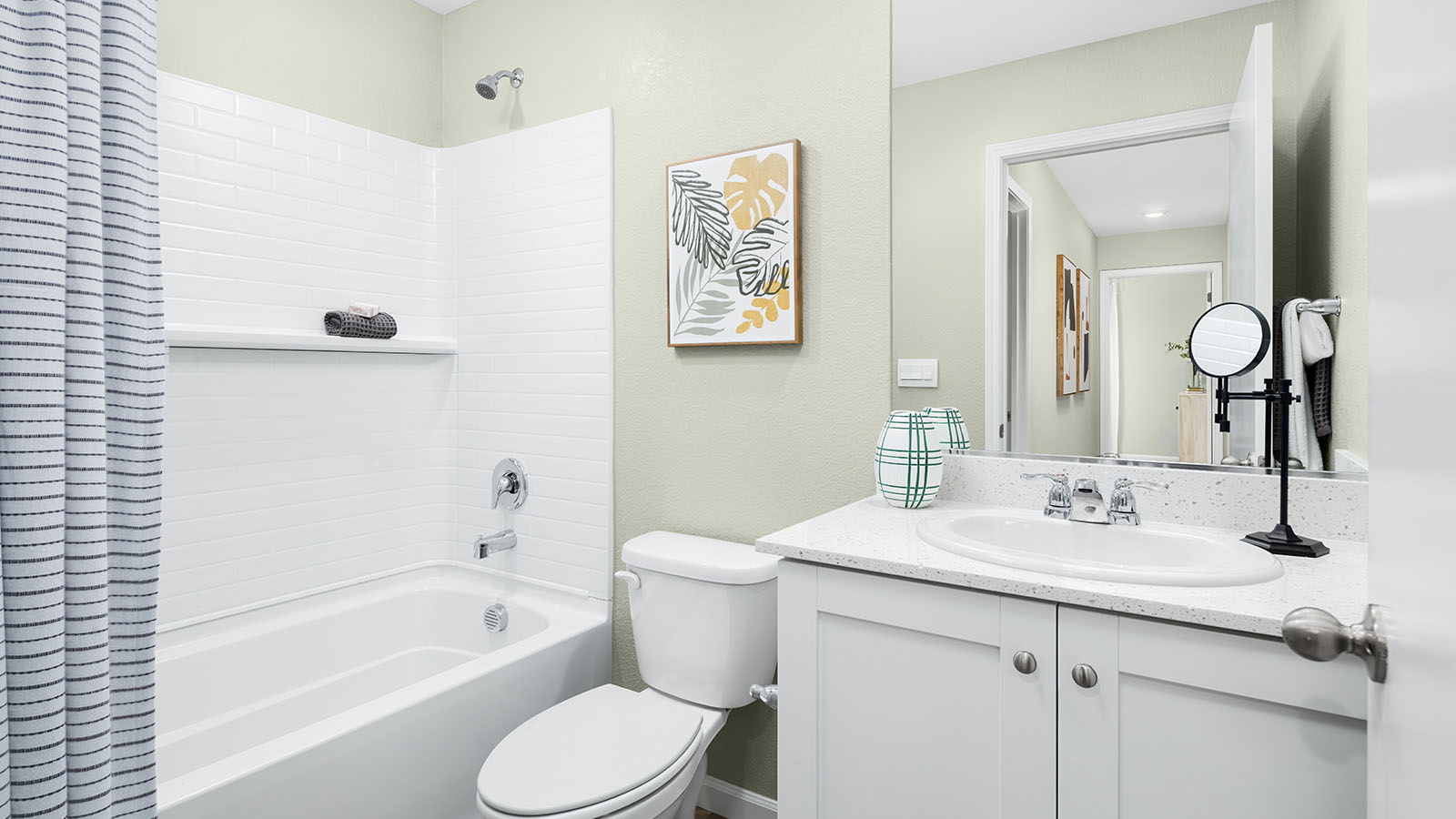 Alpine at Villa Ticino Redwood Plan Secondary Bathroom