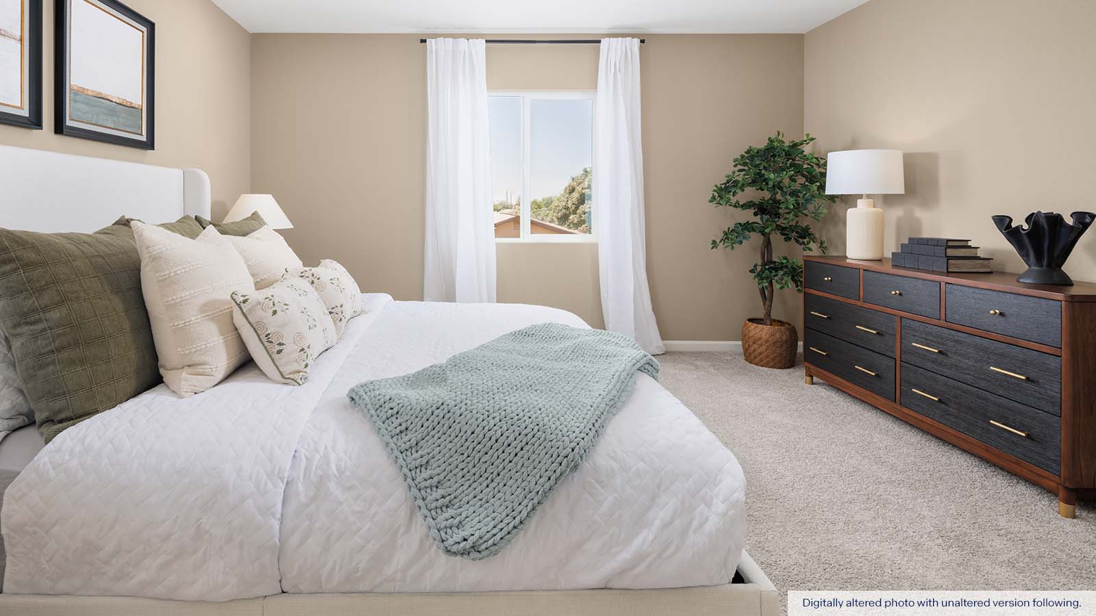 Monarch Reyes Plan Primary Bed side