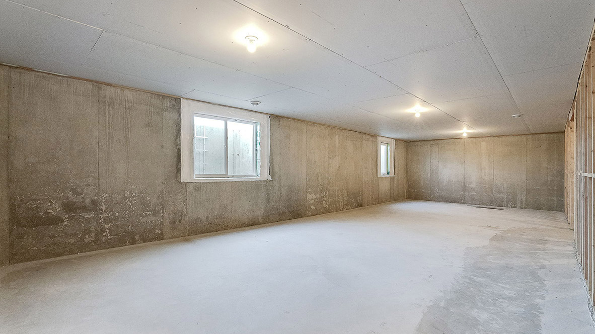 Unfinished full basement.