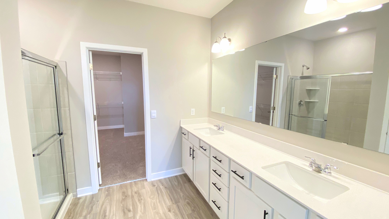 Photo of actual home in Lakeville, Minnesota.