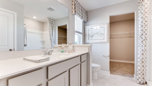 Private bathroom to the bedroom suite