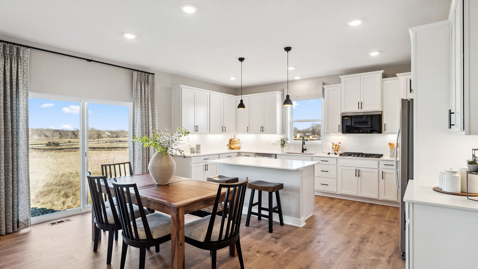 Dinette and kitchen.