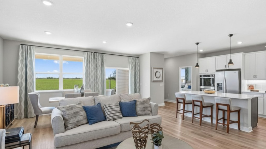 Clifton II Model in Bluff View