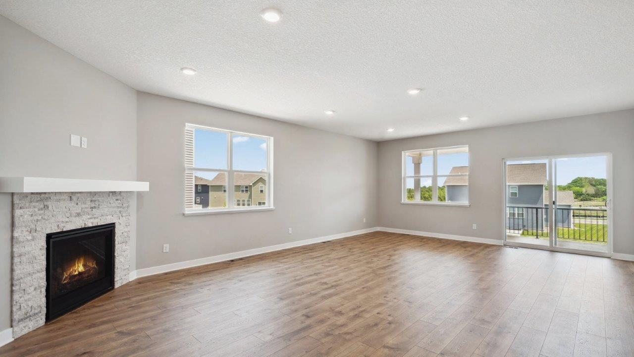 EMpty living room with gas fireplace