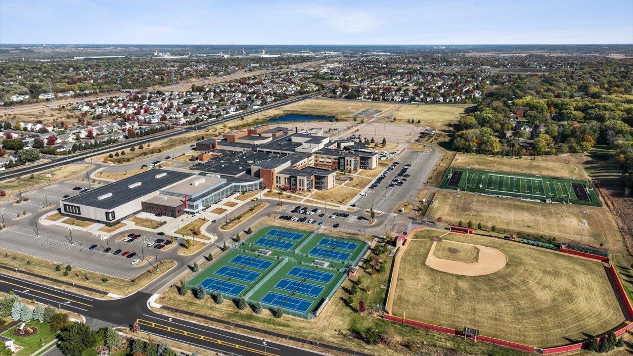 Shakopee high tennis courts