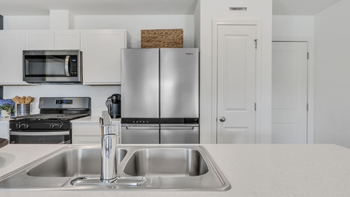 Richmond-model-Canopy-Hill-kitchen-island-close-up